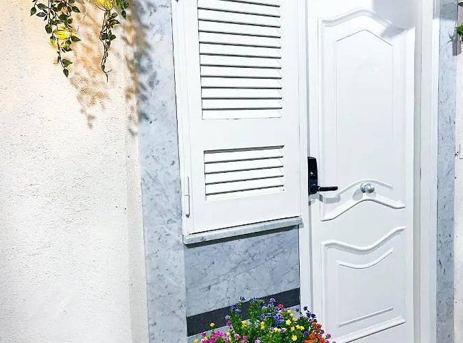 Via Dei Tribunali - Duomo La Sotterranea Neapel